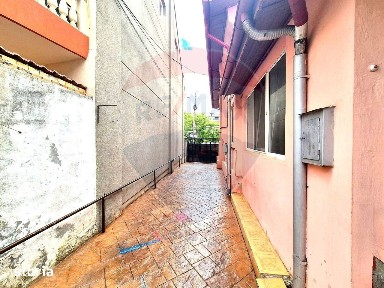 Casa de vanzare pretabila locuinta sau afacere | 13 Septembrie