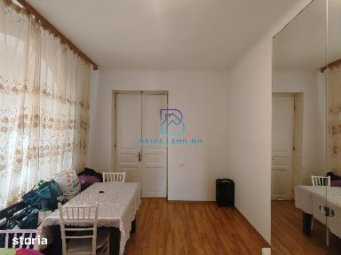 Calarasi, Hala Traian, casa stradal, Sp+P+E, sup. 207mp, teren 156mp