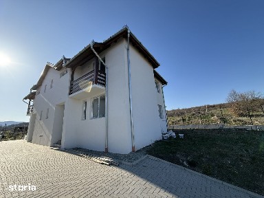 Casă tip duplex de vânzare în Cisnădie - 5 camere