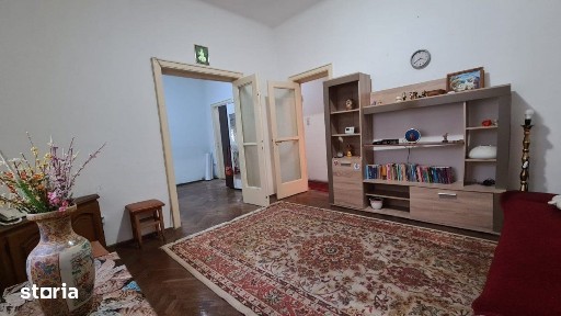 Vila parcul Tineretului- Sincai metrou-pentru 2 familii