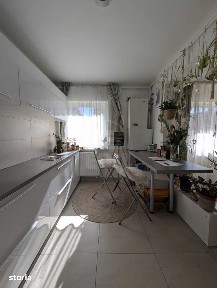 COMISION 0 Apartament 2 camere semidecomandat zona Stejarului