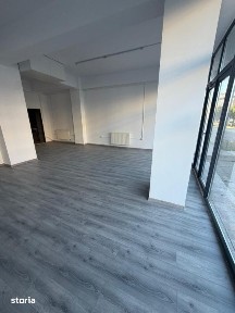 Spatiu comercial, 100 mp, zona centrala din Filiasi cu deschidere in R