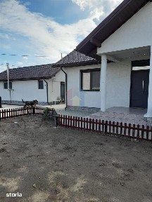 Vila P+M constructie 2020, pretabila doua famiili, teren 620 mp, Cazas
