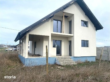Casa spatioasa si bine compartimentata