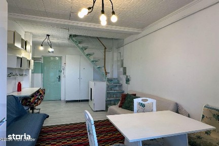 Fizicienilor - Lacramioarei, 3 camere 67 mp, pod 40 mp, modernizat