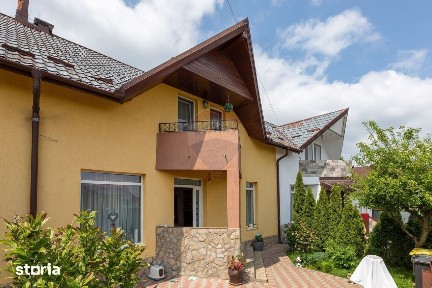 Casă / Vilă 4 camere de vânzare - Comuna Măgura, Str. Salcâmului
