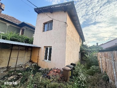 Casa mica de renovat - central
