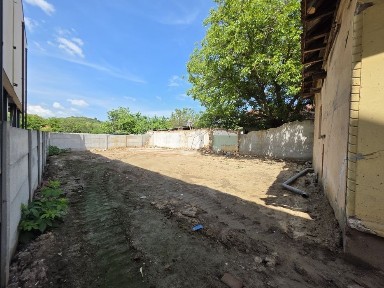 Casă bătrânească + Teren Podari (Strada Principală)