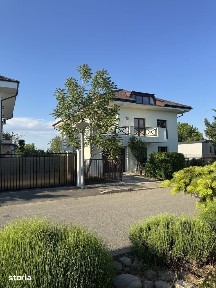 Particular, vila reprezentativa in cartier privat, pe malul lacului