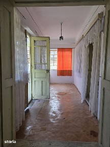 Casă cu teren generos