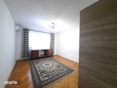 Vand apartament 3 camere - decomandat - etaj 3 - Mihai Viteazu