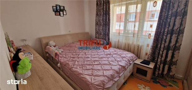 Apartament 3 camere de vanzare zona Cetate