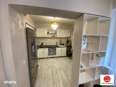 Apartament cu 3 camere de vanzare in zona centrala