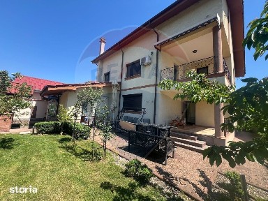 Casă / Vilă 5 camere strada Vrancei