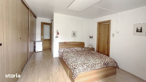 Zona Linistita de Case