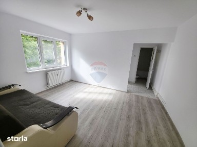 Apartament cu 3 camere de vânzare în zona Maratei
