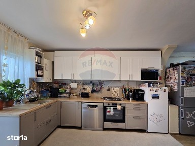 Apartament cu 3 camere de vânzare, parcare- Șesul de Sus, Florești
