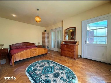 Apartament 4 camere 110 mp utili cu teren aferent si 2 bai Central