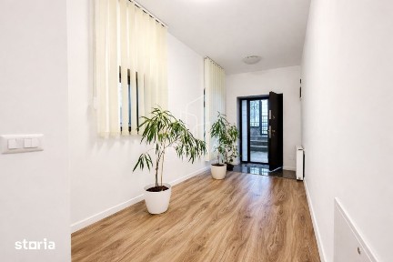 Casa renovata, Parcare generoasa
