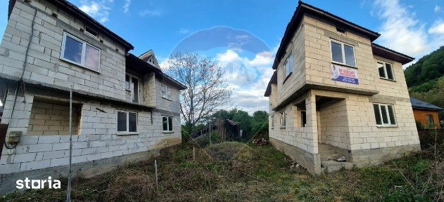 Casă / Vilă cu 7 camere de vânzare