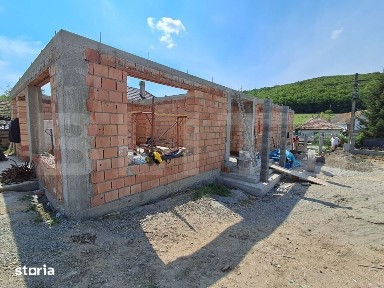 Casa individuala de vanzare in Corunca Curte Comuna- Proiect in des