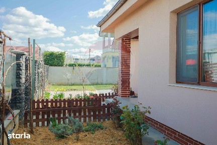 De vânzare casă cu 3 camere, teren 486 mp, în Sânmartin