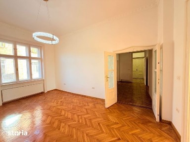 Proprietar, inchiriez apartament 3 cam