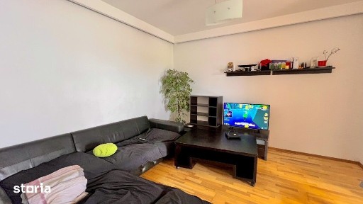 Apartament 3 camere, 2 bai, balcon si parcare