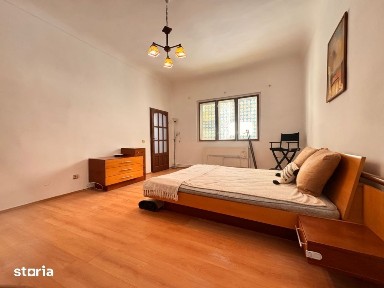 Apartament spațios la curte comună - zonă centrală, Oradea