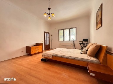 Apartament spațios la curte comună - zonă centrală, Oradea