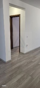 Apartament 3 camere 3 balcoane etaj 1 parcare zona Calea Cisnadiei
