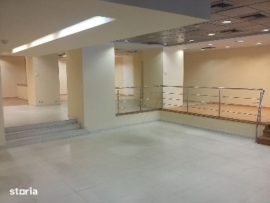 Spatiu comercial - Carol 445mp parter ideal banca sau clinica