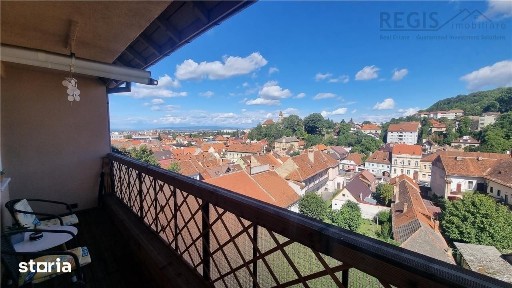 Apartament de trei camere zona Centrul Istoric liber de la 15 septembr
