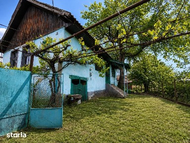 Casa de vanzare la tara cu 2112 mp teren