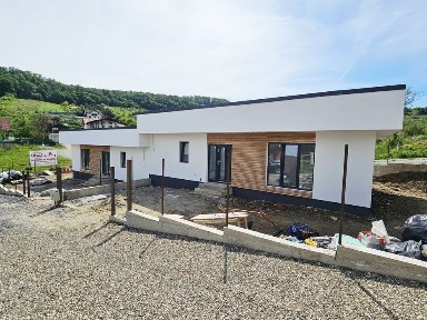 Casa Practica, str V Jelnei. comision 0%