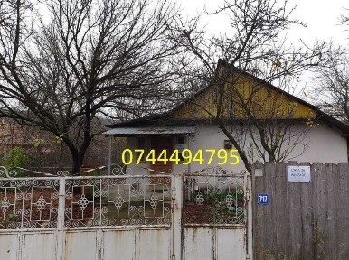 Casă + teren 2050 m² în Buhăiești, Vaslui - Preț negociabil