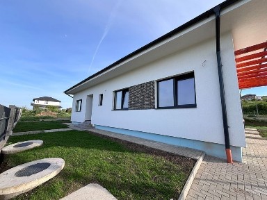 Persoana fizica vand casa unifamiliala Parter intrare Chinteni 170mp (cu Carte Funciara)
