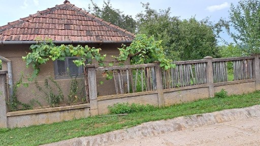 CASĂ DE VÂNZARE LA 2 km de Jibou sat Rona
