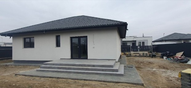 Casa parter în Șerbănești!