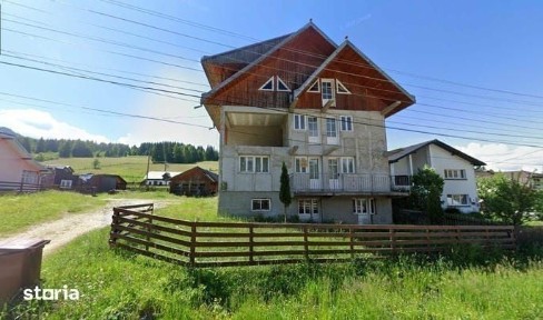 Casa D+P+E+M - 420 mp + Anexe + Teren -1326 mp, Panaci