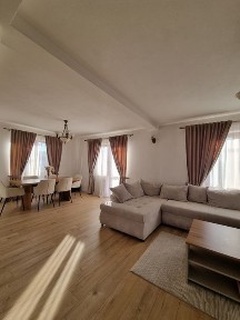 Vand casa, str. George Enescu ( zona Dedeman,Ok Shopping Centre)