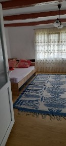 SUPEROFERTA! Proprietar vând, schimb cu garsoniera b casă în Bistrița