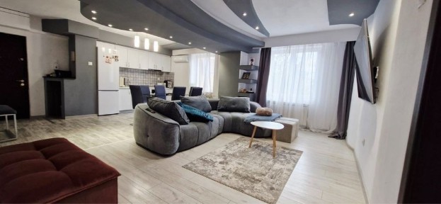 Apartament 4 camere Et 1 Nufaru