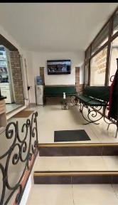 Închiriere 2 camere + post coafor - salon înfrumusețare, zonă centrală