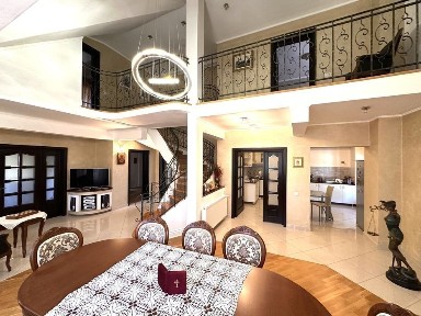 Casa premium cu piscina, 4000 mp teren in Lugasu de Jos,langa Alesd.