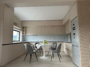 Inchiriez casa si teren aferent cc 1100 m