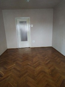 Vând sau schimb apartament 3 camere,etaj 3,zonă centrală Deva