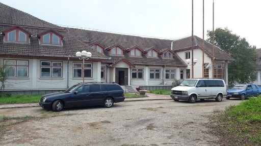 Vand imobil rezidențial suprafata construita 2450 m piscina interioar