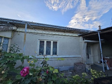 Vând casa Chercea