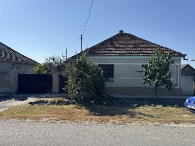 Proprietate spațioasă 1440mp, front 18.5m, str. Ștefan cel Mare - ideală pentru familie sau activitate